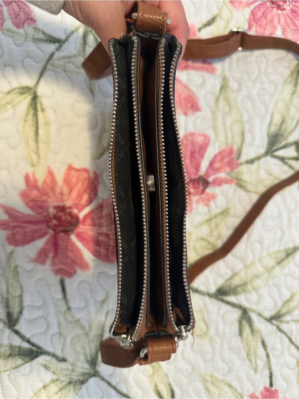 Roots 73 Brown Faux Pebbled Leather Crossbody Purse Bag - Picture 8 of 14